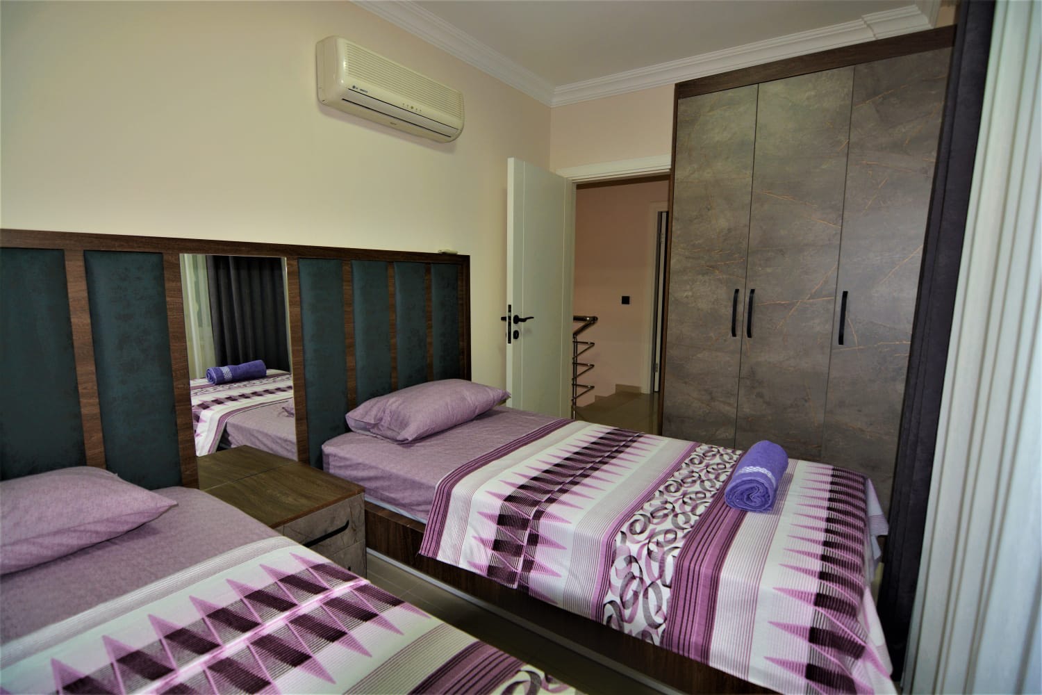 Serik Belek'te Site İçerisinde, Ortak ve Özel Havuzlu, Lüks Kiralık Villa 