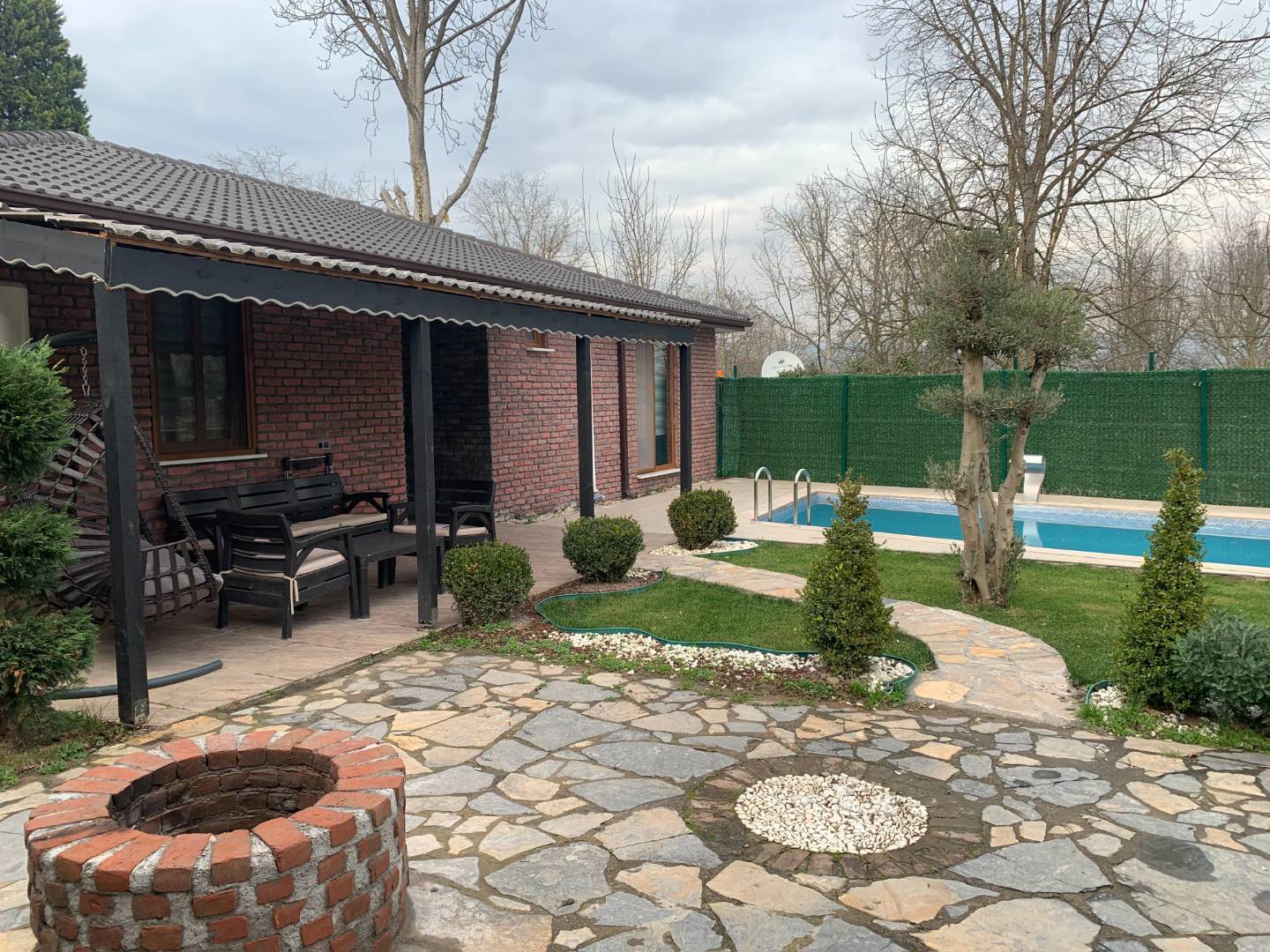 Sapanca'da Göz Alıcı ve Şık Dizayna Sahip, Özel Bahçeli, 3+1 Villa