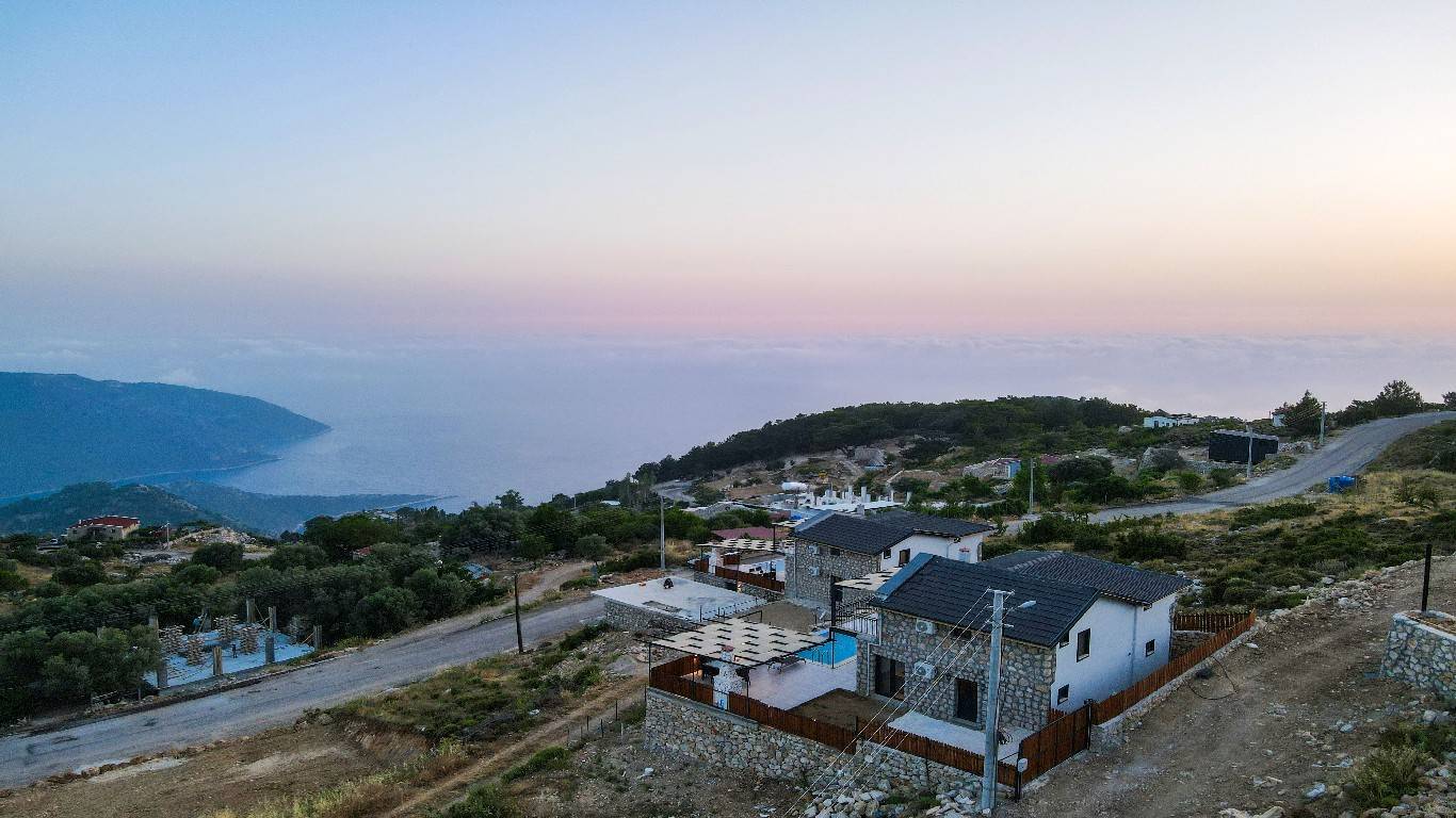 Fethiye Faralya'da Eşsiz Deniz Manzaralı, Taş Mimarili, Özel Havuzlu, 4 Kişilik Villa