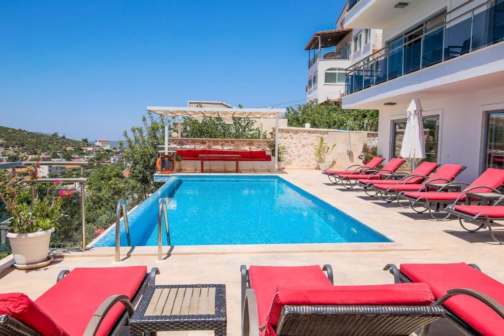 Kalkan Akbel'de Muazzam Deniz Manzaralı, Özel Havuzlu, Modern Villa