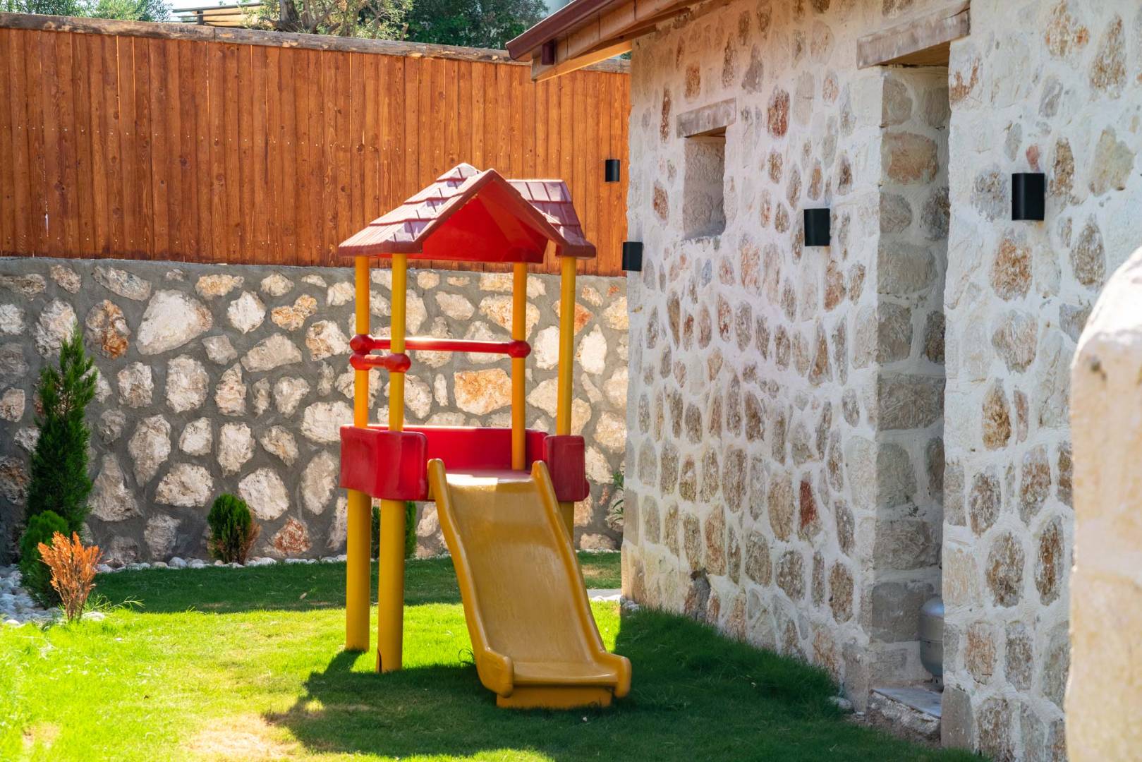 Kaş Yeşilköy'de Özel Havuzlu, Langırt Masalı, 5 Kişilik, Kiralık Villa