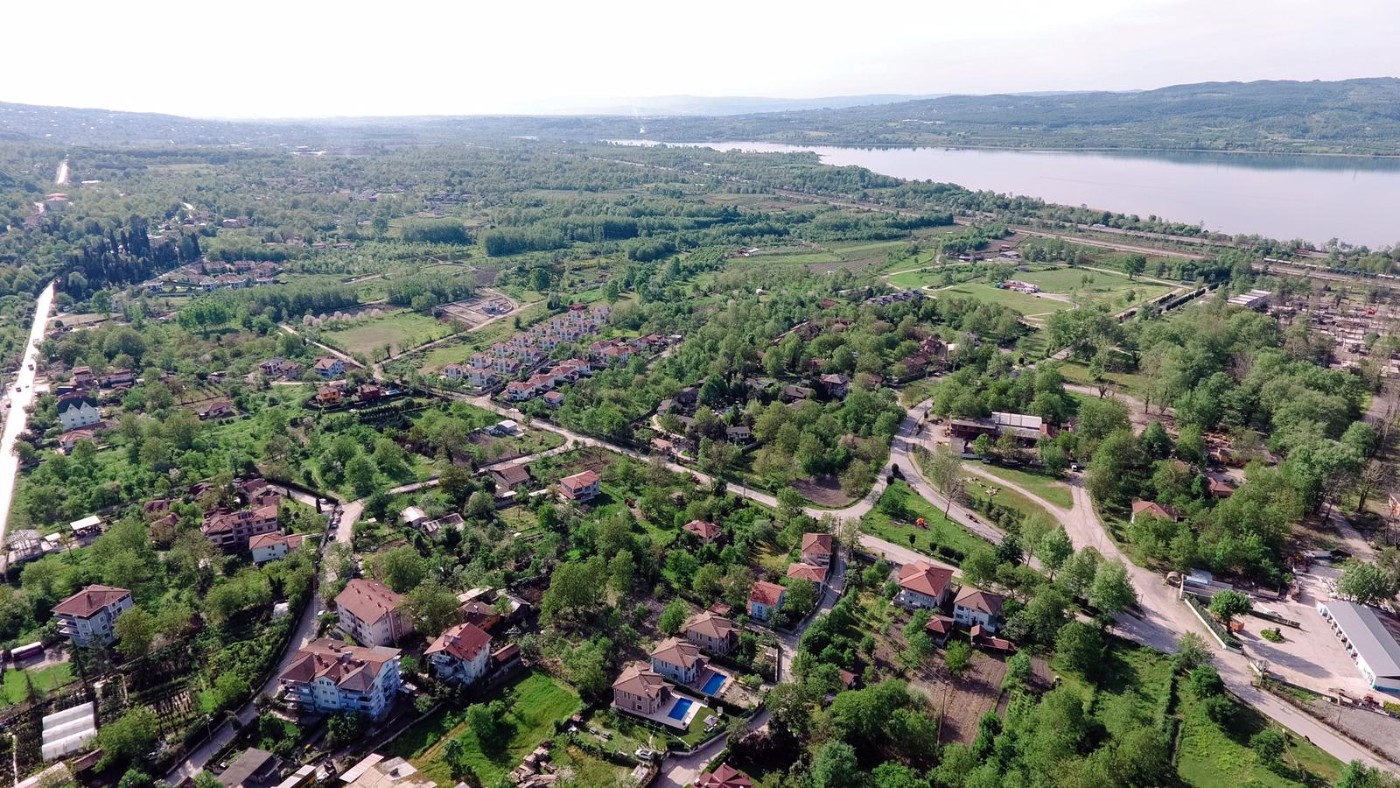 Sakarya Sapanca'da Yemyeşil  Doğada, Özel Havuzlu, Geniş Bahçeli Villa