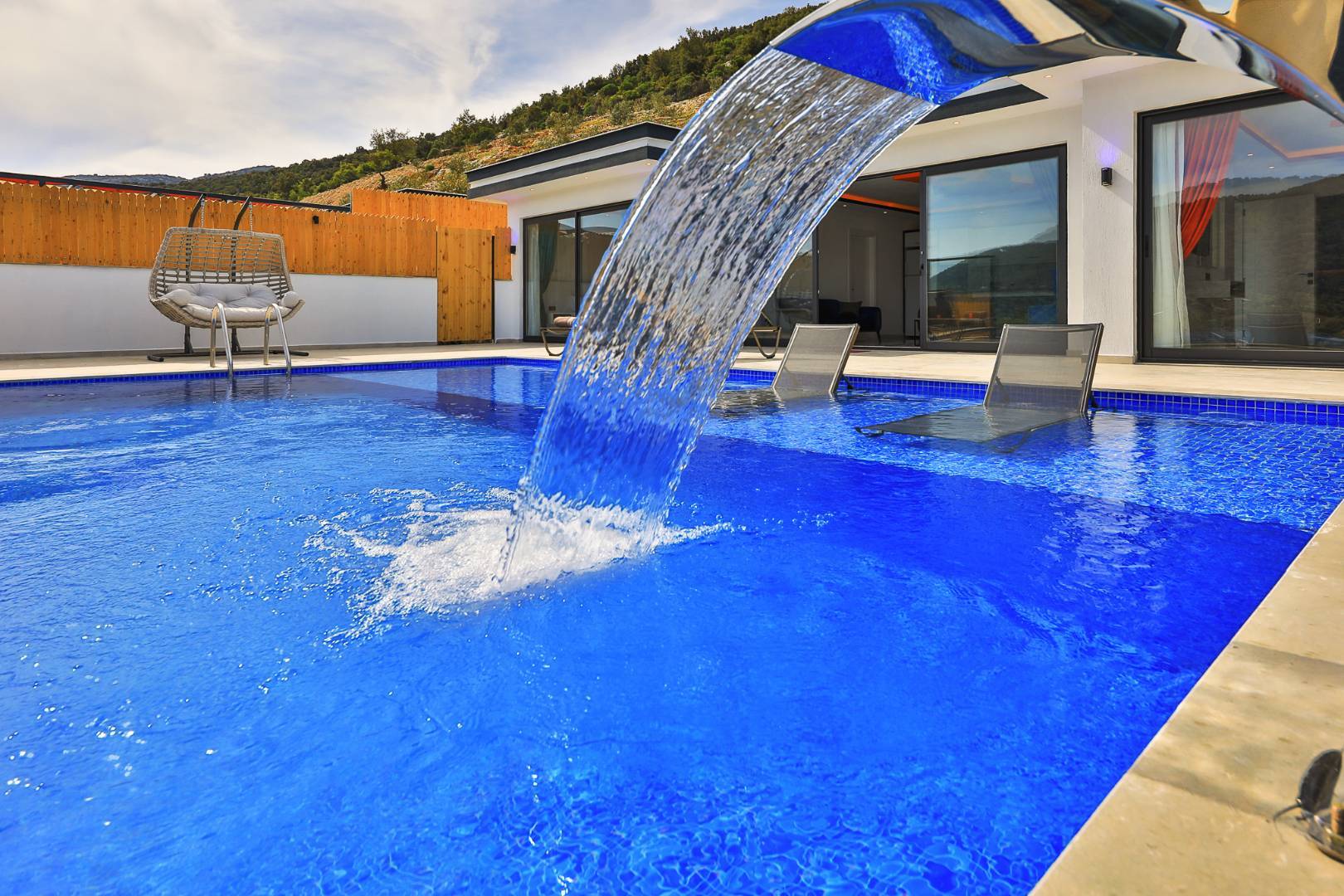 Kalkan Sarıbelen'de Özel Havuzlu, 5 Kişilik, Kiralık Villa
