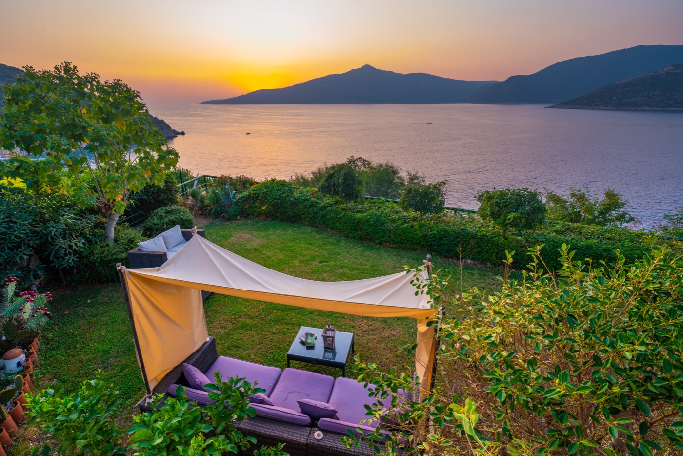 Kaş Kalkan'da Eşsiz Deniz Manzaralı, Özel Plajlı ve Havuzlu, Ultra Lüks Villa