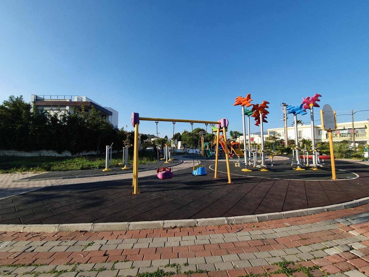 Bodrum Ortakent'te Havuzlu, Özel Plajlı, Site İçinde Kiralık Daire