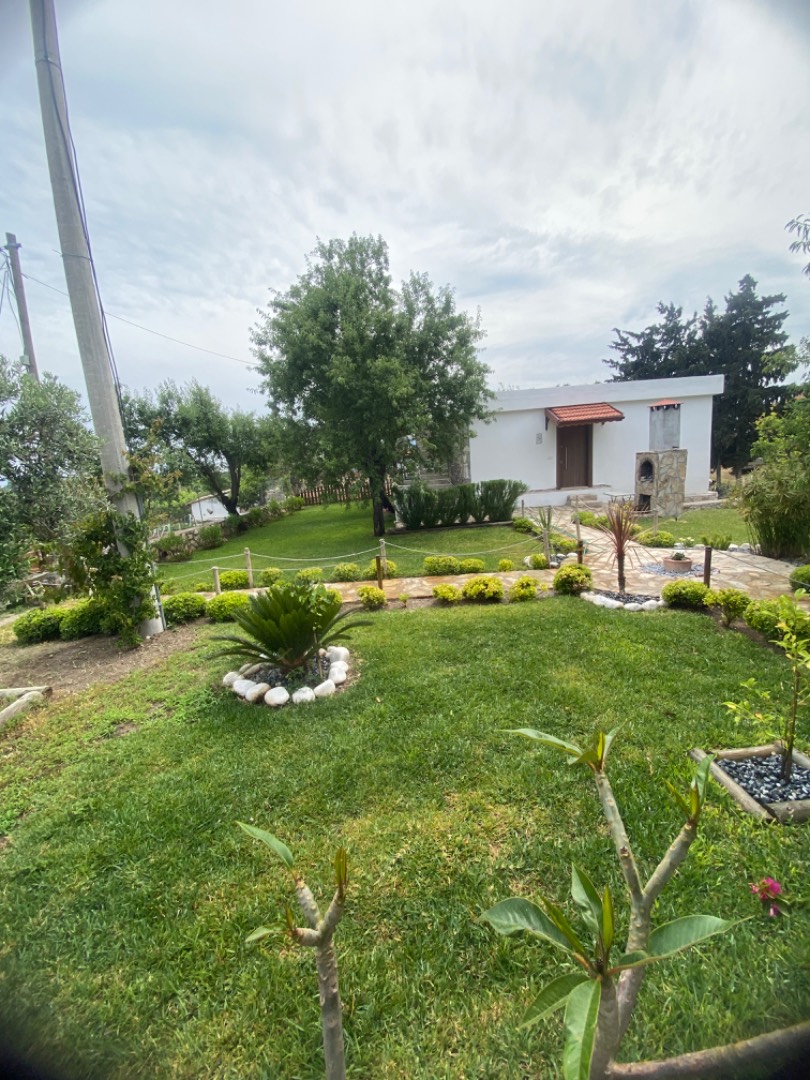 Muğla Datça'da Doğa ile İç İçe, Geniş Bahçeli, Modern Tasarımlı Konforlu Ev
