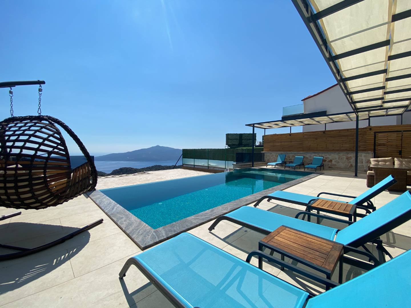Kalkan Kördere'de Deniz Manzaralı, Özel Havuzlu, 3+1 Tatil Villası