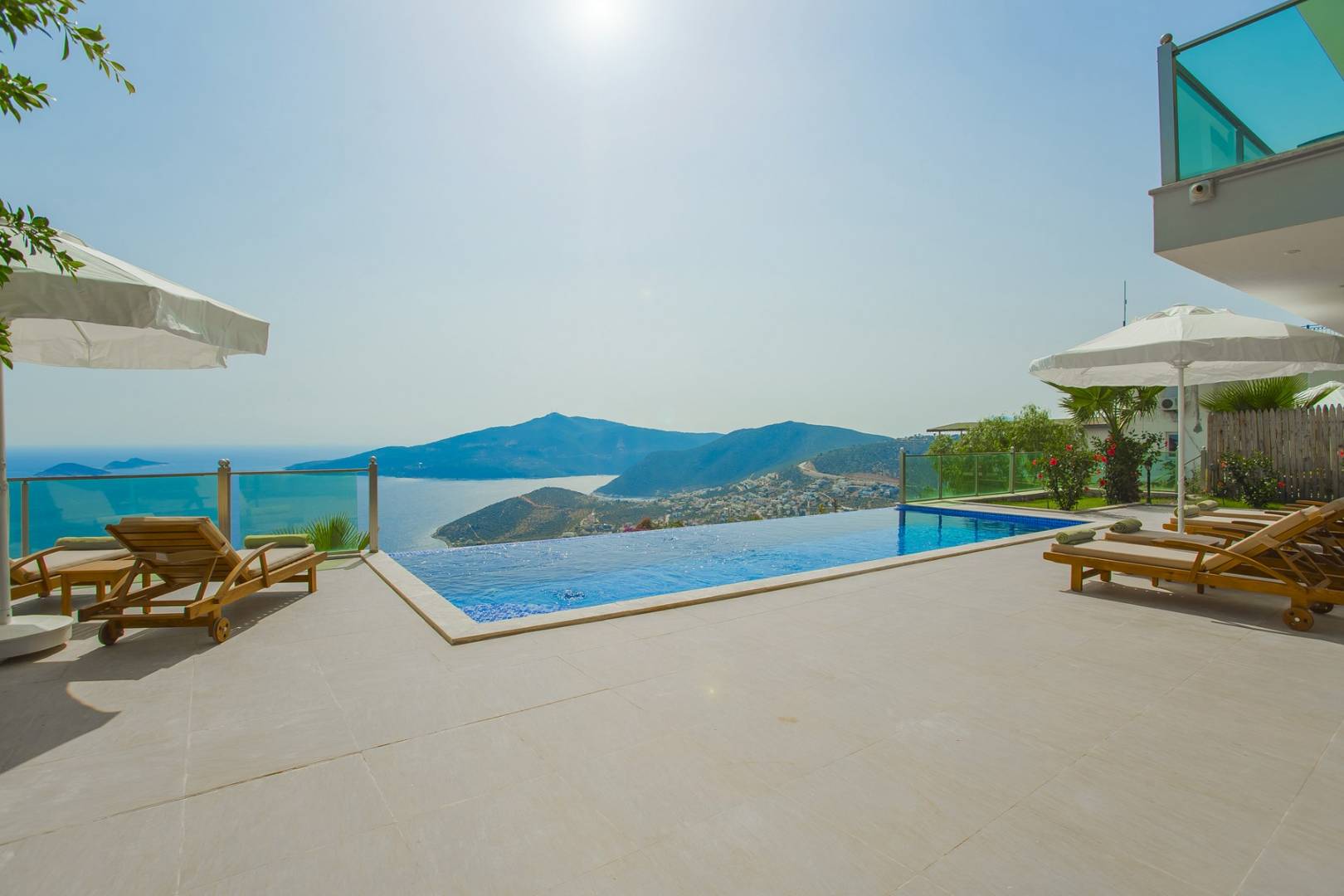 Kalkan Kördere'de Eşsiz Deniz Manzaralı, Sonsuzluk Havuzlu, 2+1, Modern Villa