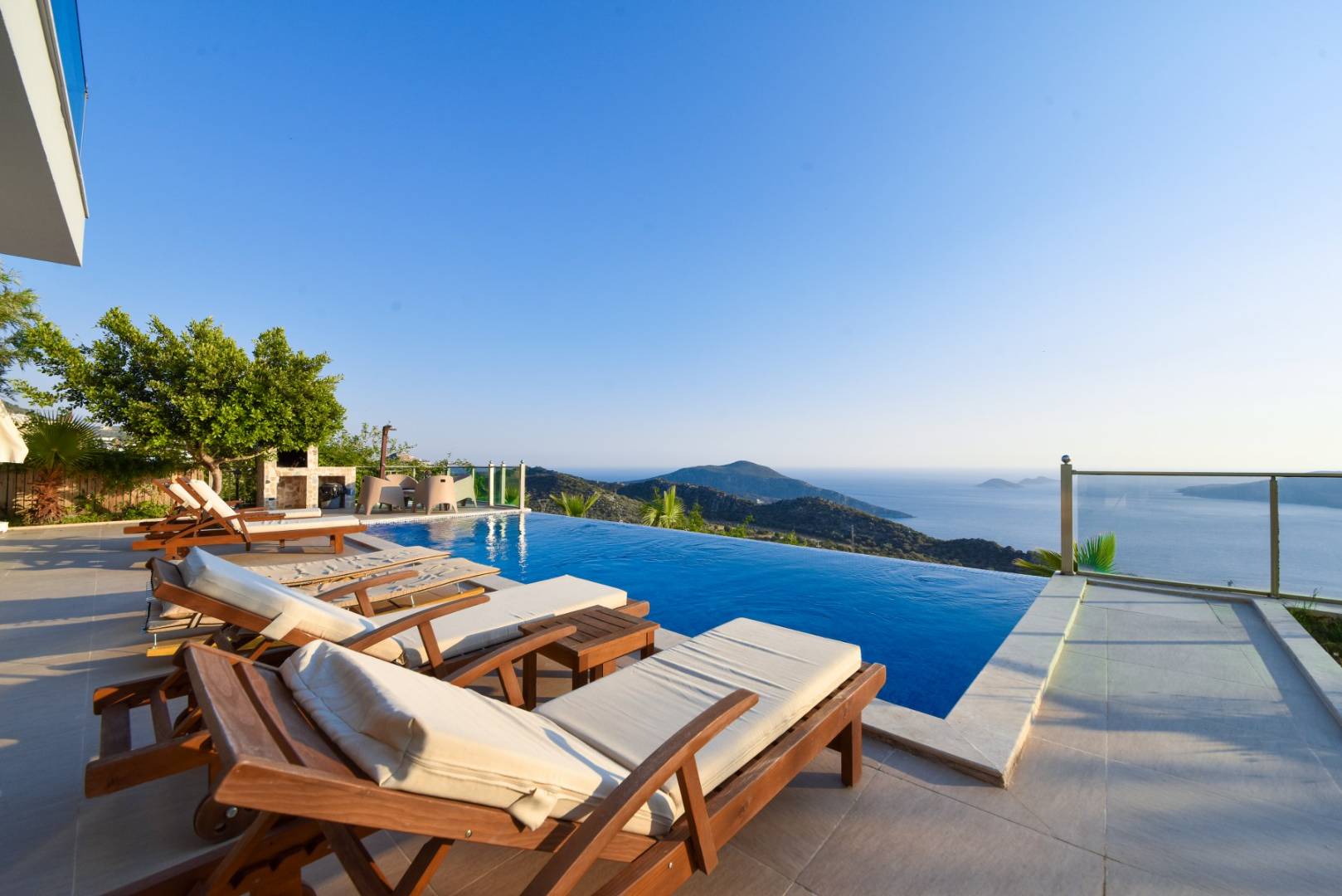 Kalkan Kördere'de Eşsiz Deniz Manzaralı, Sonsuzluk Havuzlu, 2+1, Modern Villa