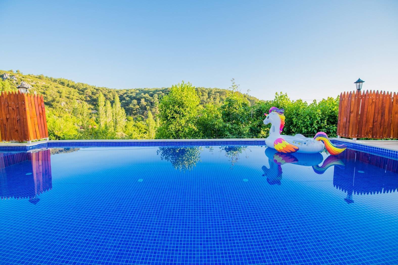 Kaş Üzümlü'de Geniş Ailelere Uygun, Özel Havuzlu, Tatil Villası