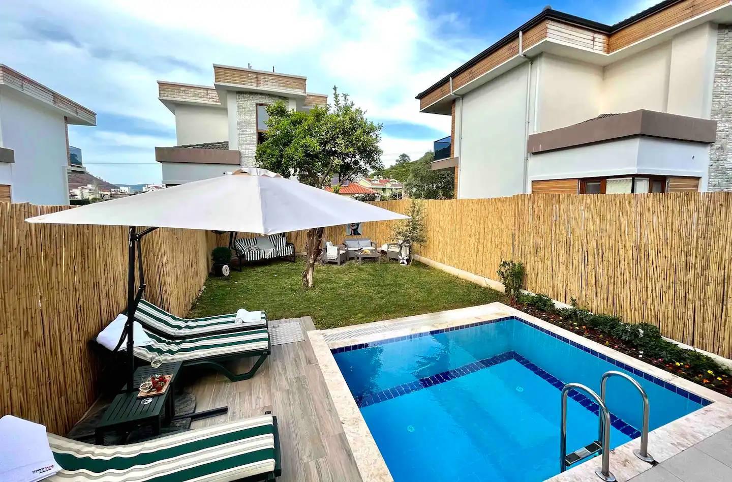 Muğla Marmaris'te Geniş Aileler İçin Uygun, Özel Havuzlu, Modern Villa