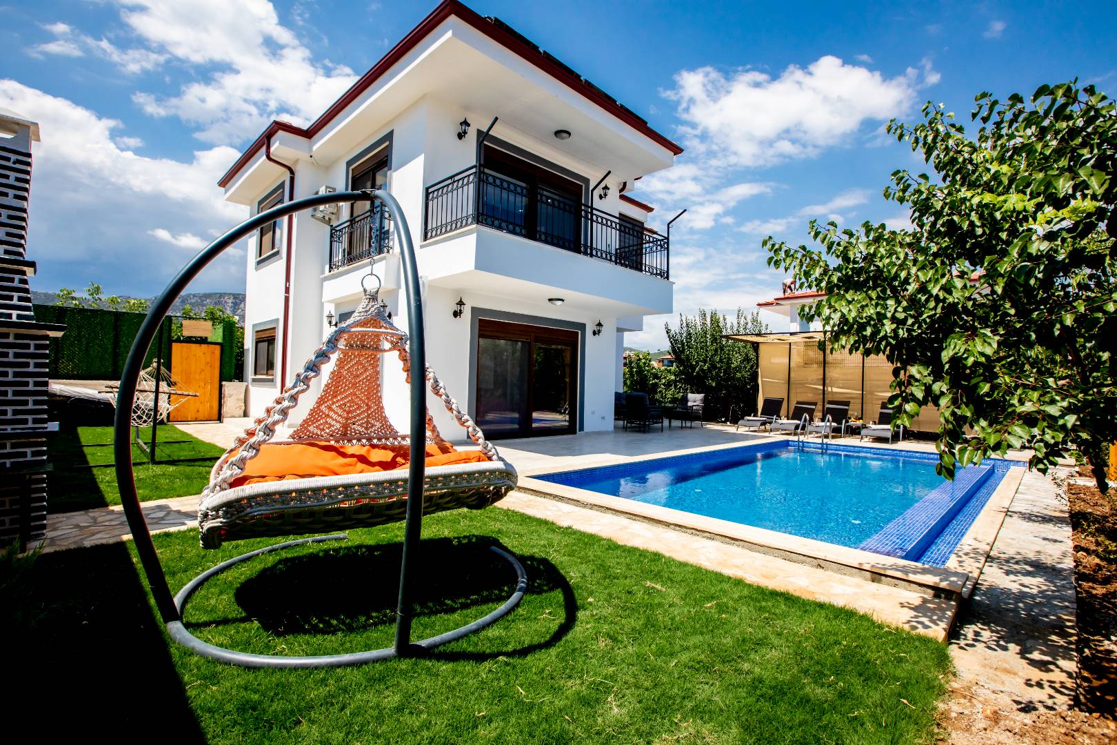 Kaş Andifli'de Özel Havuzlu, Jakuzili, 2+1 Kiralık Modern Villa