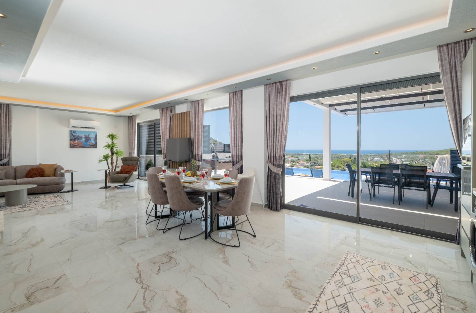 Kaş Patara'da Dağ Manzaralı, Özel Havuzlu, 7 Kişi Kapasiteli, Lüks Villa 