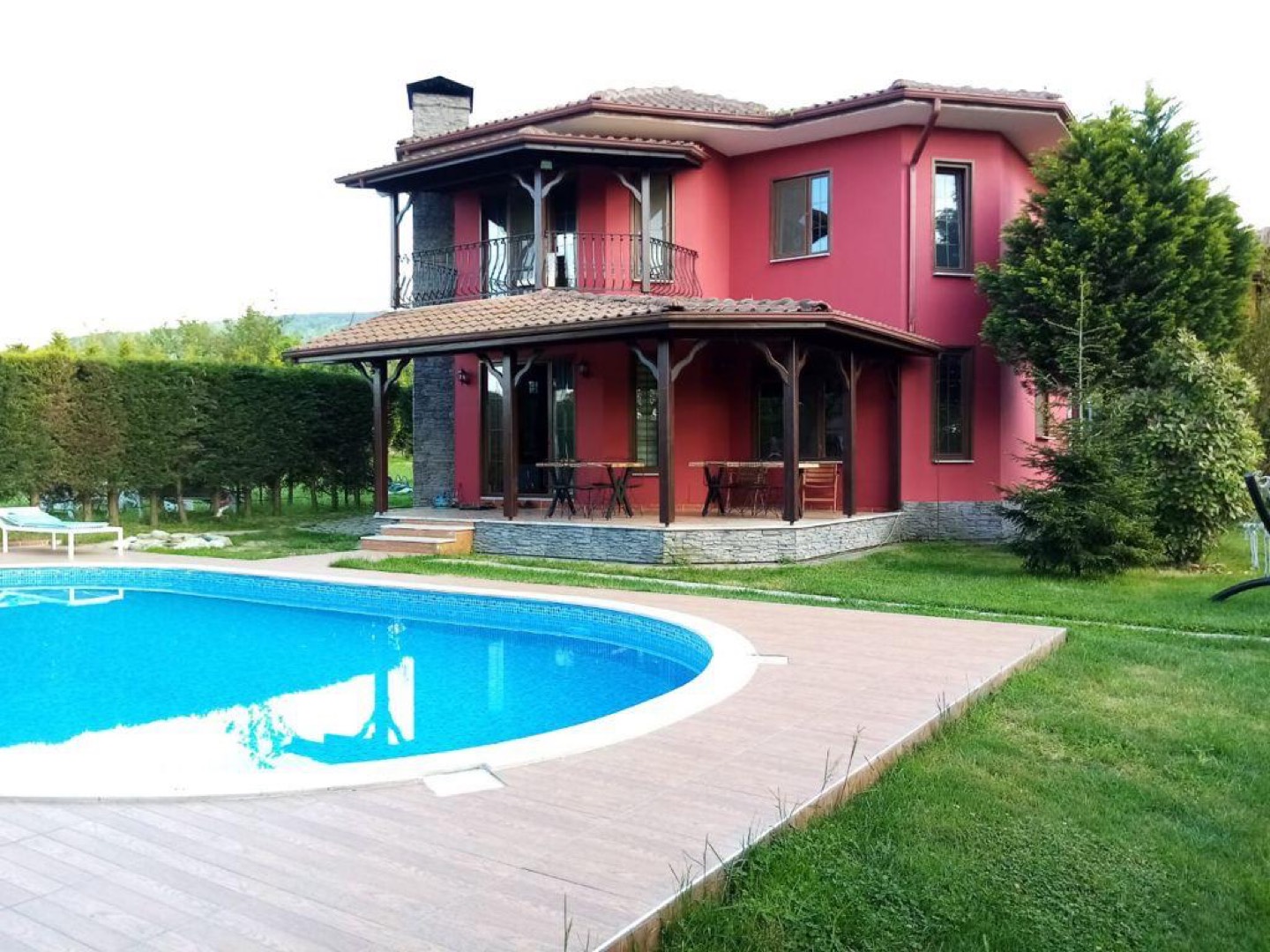 Sakarya Sapanca'da Korunaklı, Isıtmalı Havuzlu, Kiralık Villa