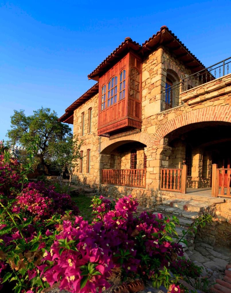 Antalya Side'de Taş Mimarili, Özel Havuzlu, Kiralık Konforlu Villa