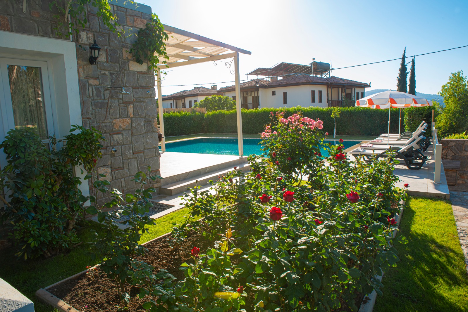 Ölüdeniz Ovacık'ta Geniş Bahçeli, Doğa Manzaralı, 8 Kişilik Kiralık Villa