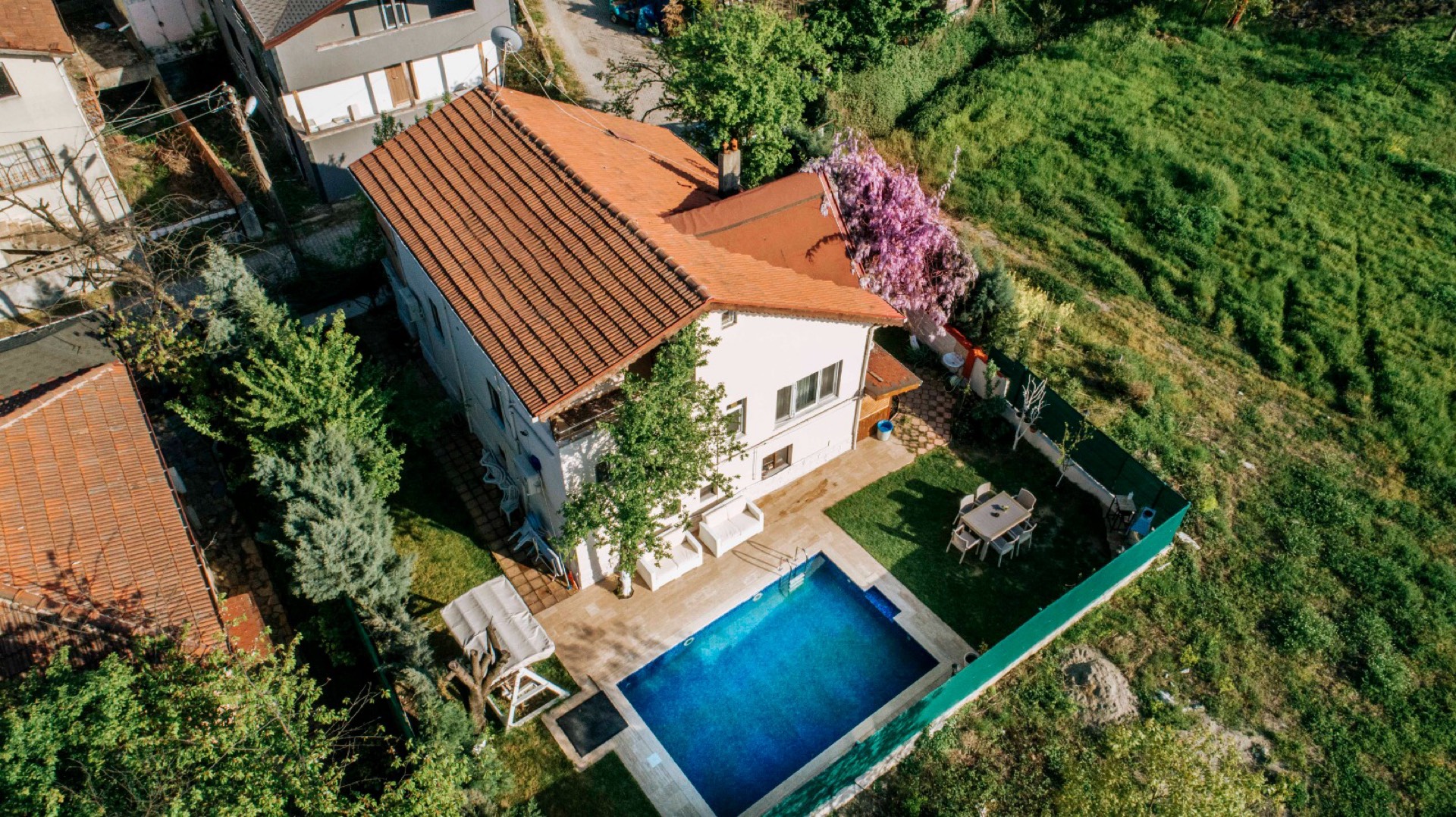 Sapanca Rüstempaşa'da Korunaklı Özel Havuzlu, 5+1, Kiralık Villa