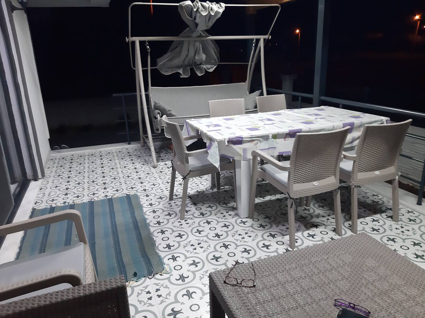 İzmir Dikili'de Elverişli Konumda, Denize Yürüme Mesafesinde, 4+1 Kiralık Villa