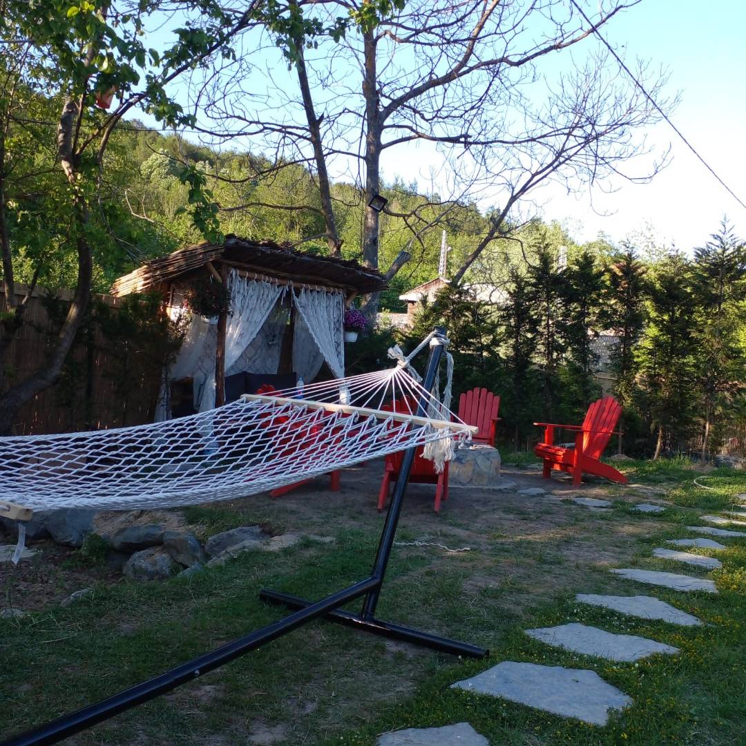 Sakarya Sapanca'da Geniş Bahçeli, Özel Havuzlu, Jakuzili, 5+1, Kiralık Villa