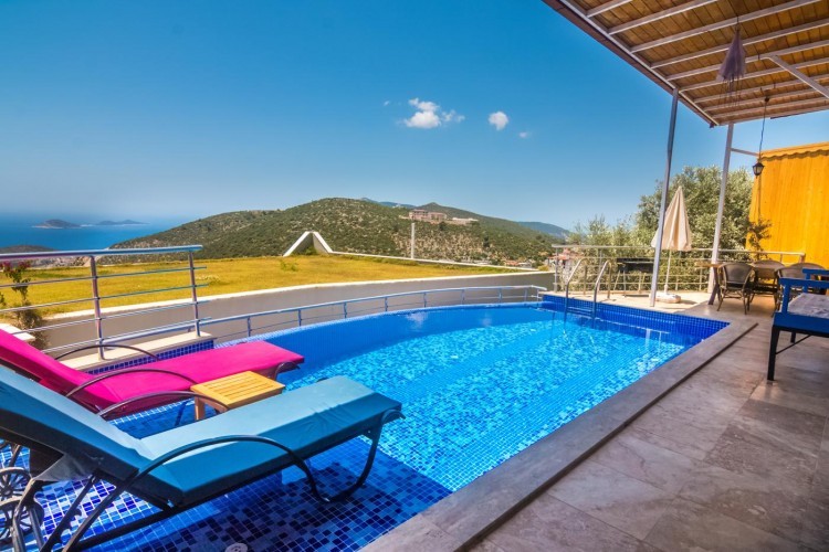 Kaş Kalkan'da Muhteşem Deniz Manzaralı, Kiralık Özel Havuzlu, Romantik Villa