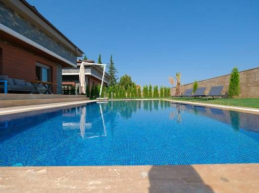Kemer Arslanbucak'ta Merkezi Konumda, Özel Havuzlu, Yeni Modern Kiralık Villa