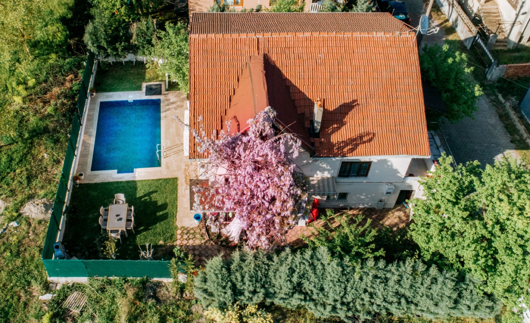 Sapanca Rüstempaşa'da Korunaklı Özel Havuzlu, 5+1, Kiralık Villa