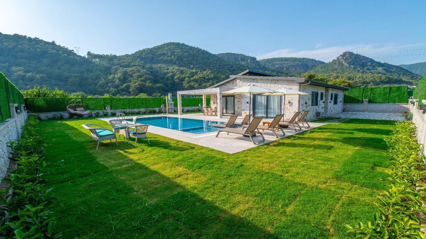 Fethiye İnlice'de Eşsiz Doğa Manzaralı, Özel Havuzlu, 3+1 Kiralık Lüks Villa