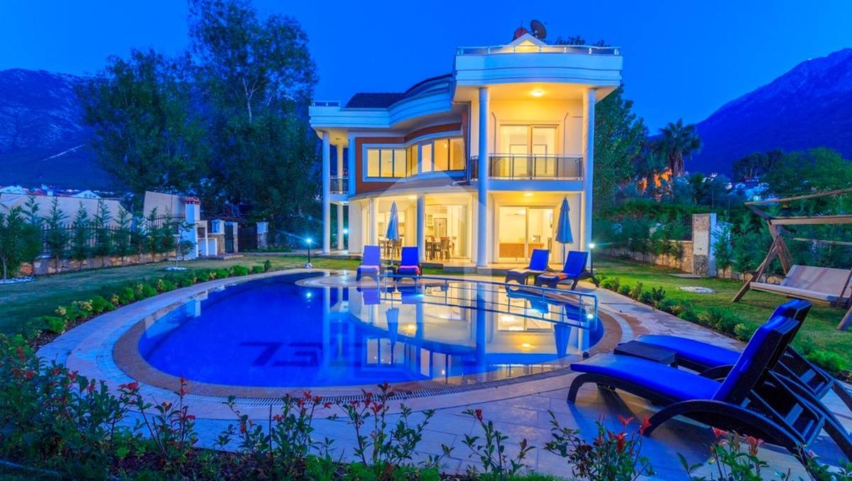 Ölüdeniz Ovacık'ta Nezih Konumda, Havuzlu, Modern Müstakil Villa