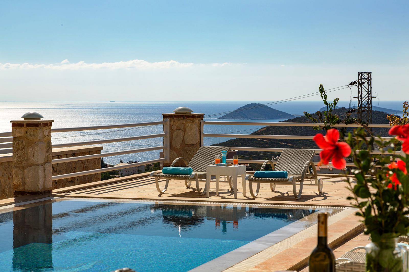 Kalkan'da Enfes Deniz Manzaralı, Özel Havuzlu, 8 Kişilik, Kiralık Villa