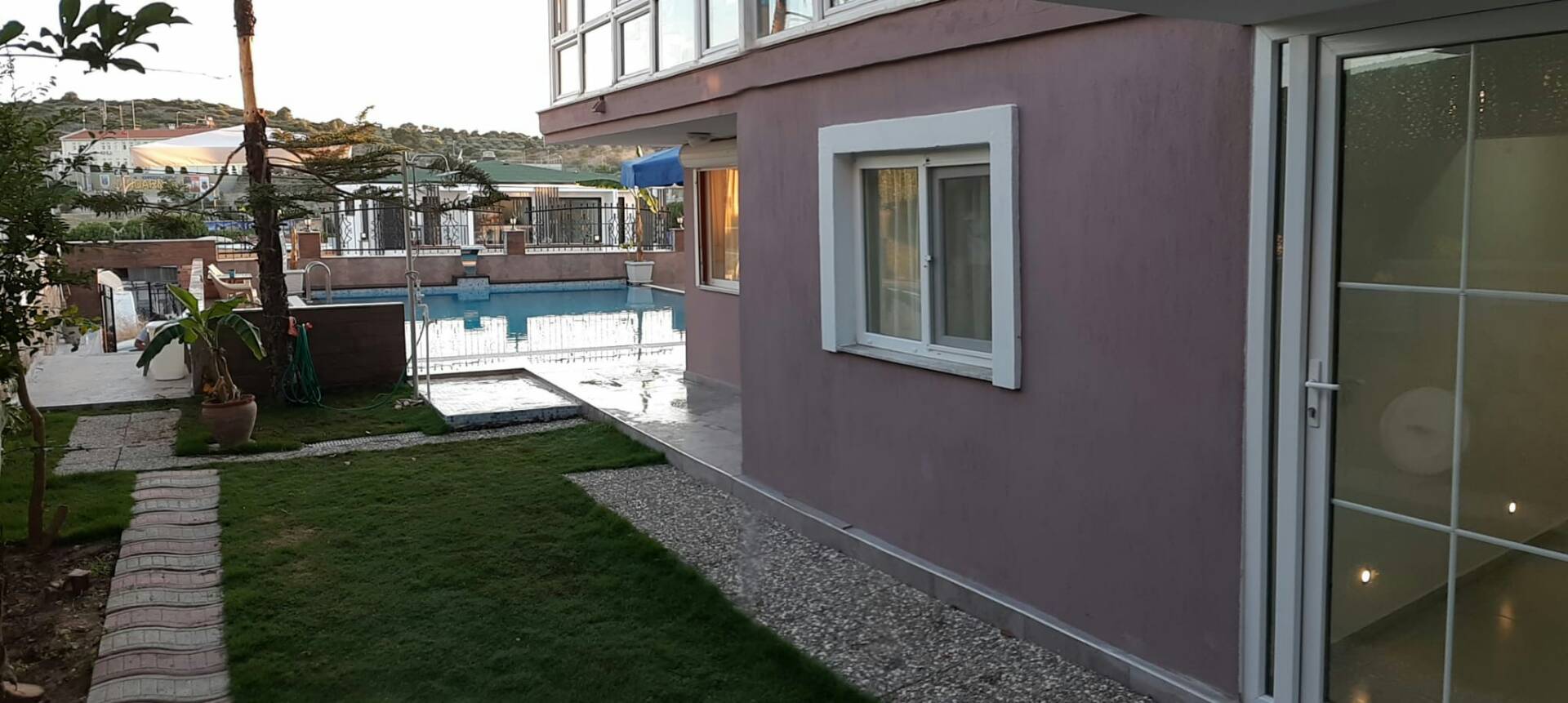 İzmir Çeşme'de Plajlara Yakın Mesafede, Özel Havuzlu, Kiralık Lüks Villa