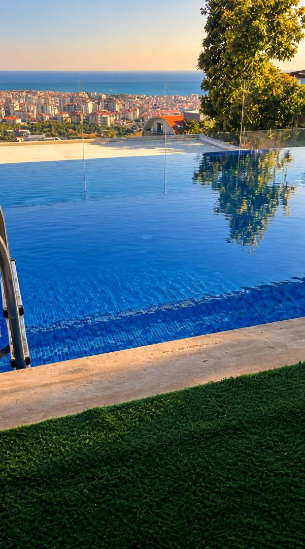 Alanya Büyükhasbahçe'de Huzurlu Konumda, Özel Havuzlu, Modern Villa