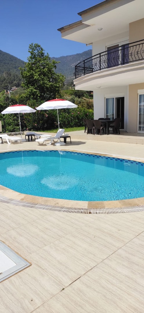 Alanya Oba'da Merkezi Konumda, Özel Havuzlu, 6 Kişi Kapasiteli, Kiralık Villa