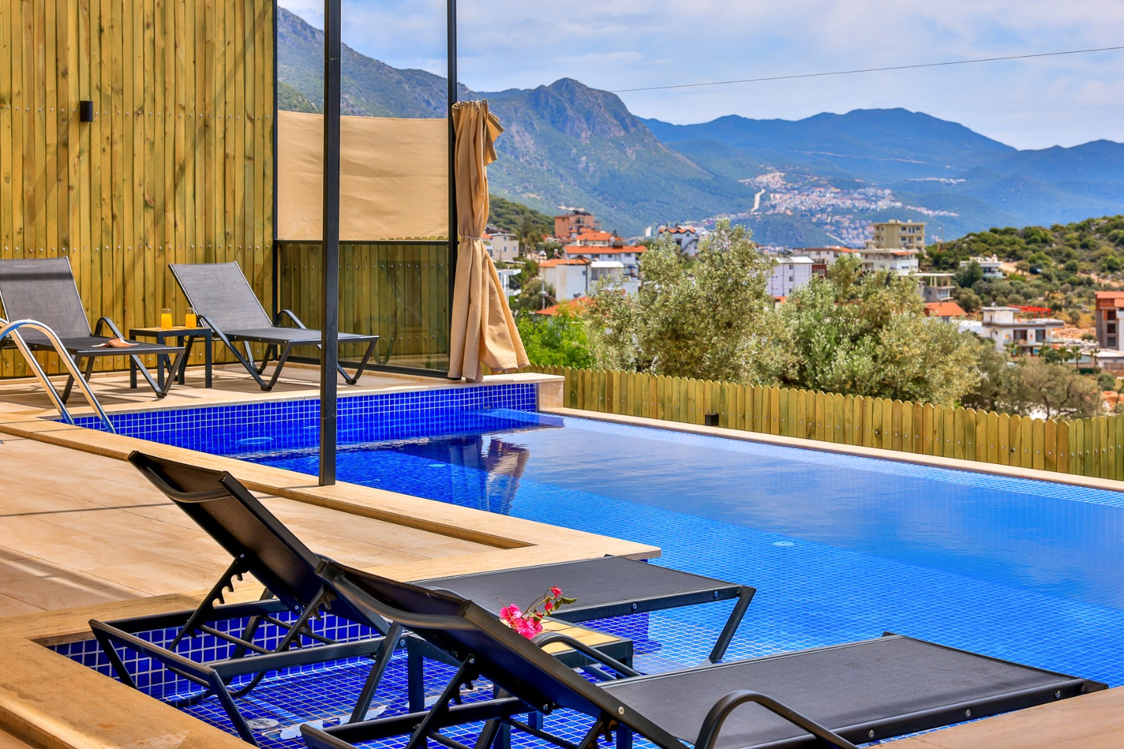 Antalya Kaş'ta Huzurun Kucağında, Özel Havuzlu, Jakuzili, Modern Villa