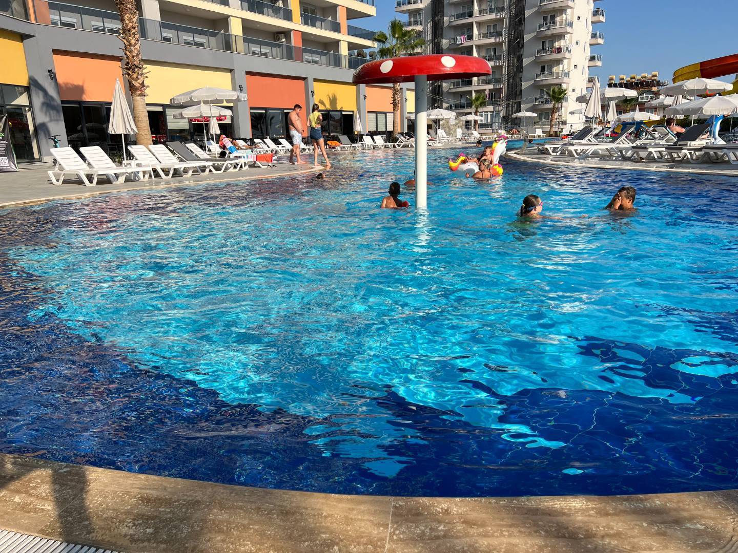 Antalya Alanya'da Çekirdek Ailelere Uygun, Ortak Havuzlu, Şık Daire