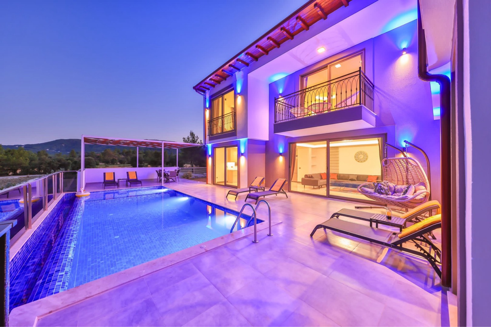 Kaş Uğrar'da Geniş Ailelere Uygun, Özel Havuzlu, Geniş Villa