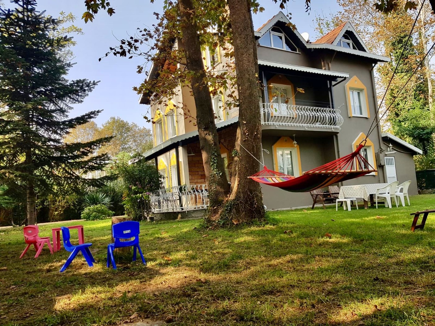 Sakarya Sapanca'da Müstakil Bahçeli, Çatı Katı, Tripleks 4+1 Kiralık Villa