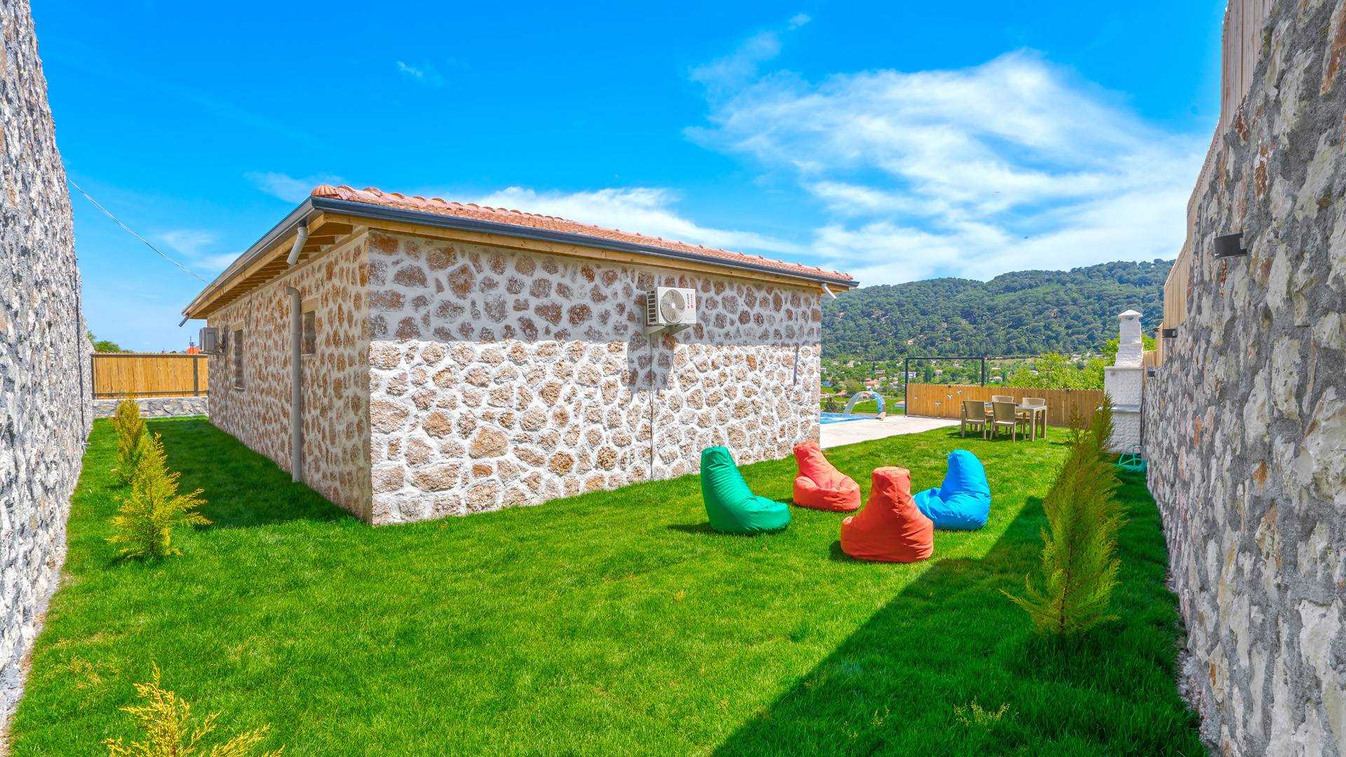 Kalkan Sarıbelen'de Doğa İçerisinde, Geniş Bahçeli, Özel Havuzlu, Kiralık Villa