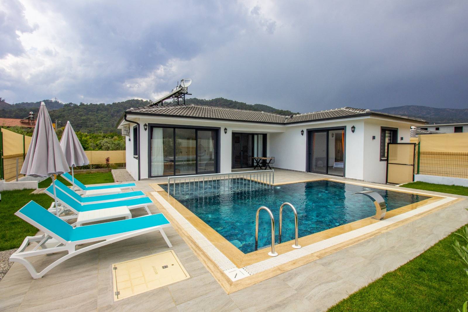 Fethiye'de Modern Tasarımlı, Özel Havuzlu, Muhafazakar Kiralık Villa