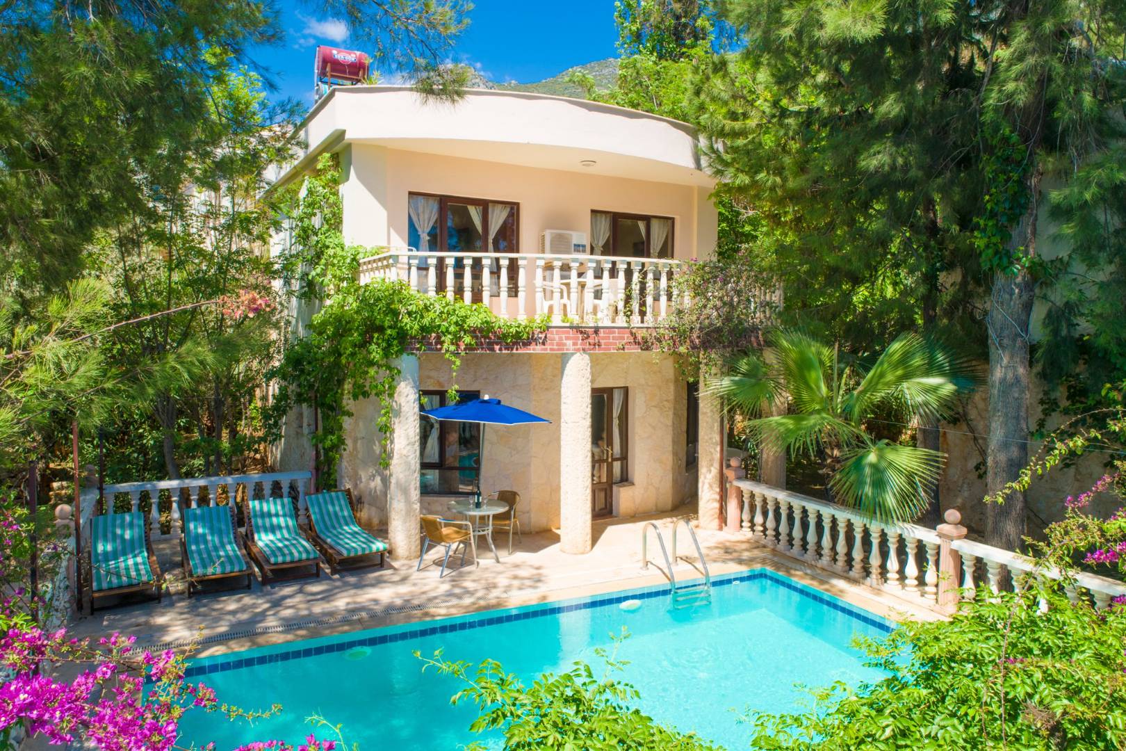 Kaş Kalkan Merkezde, Doğa İçerisinde, Merkezi Konumda, 4 Kişilik Villa