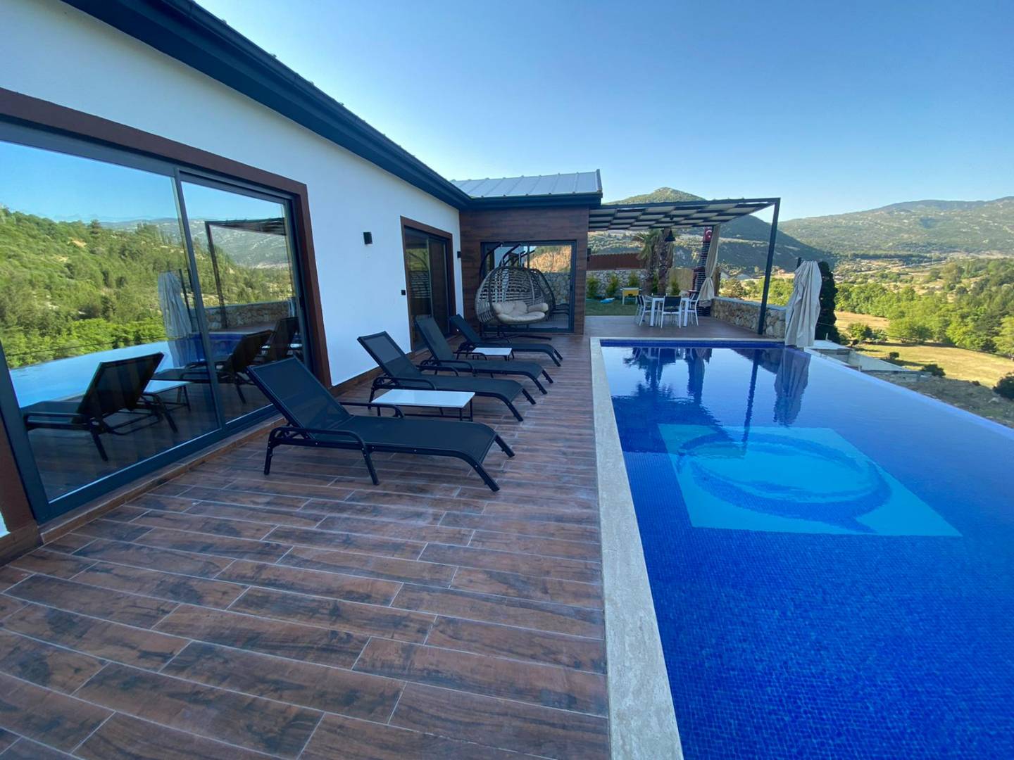 Kalkan Sarıbelen'de Doğa Manzaralı, Korunaklı Özel Havuzlu Kiralık Villa