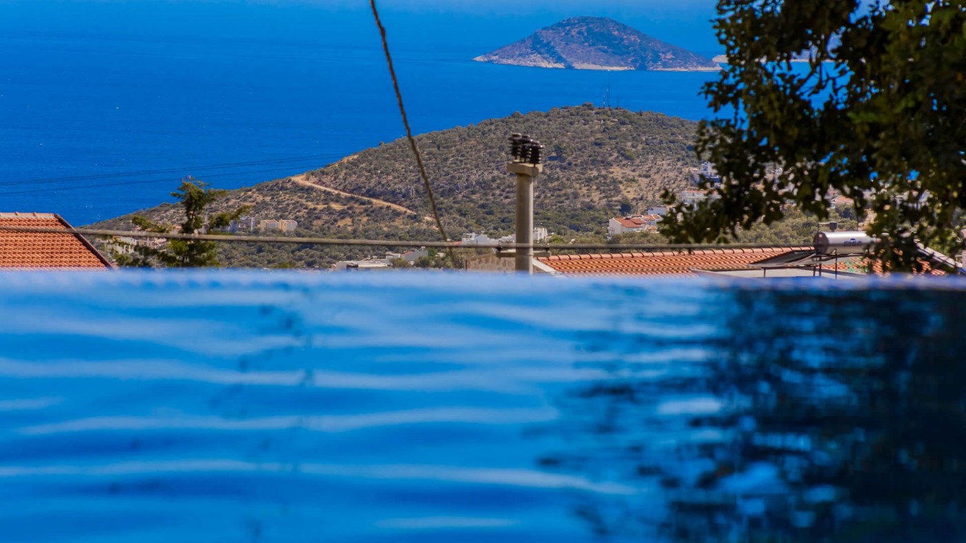 Kalkan Akbel'de Deniz Manzaralı, Özel Havuzlu, Şık Balayı Villası