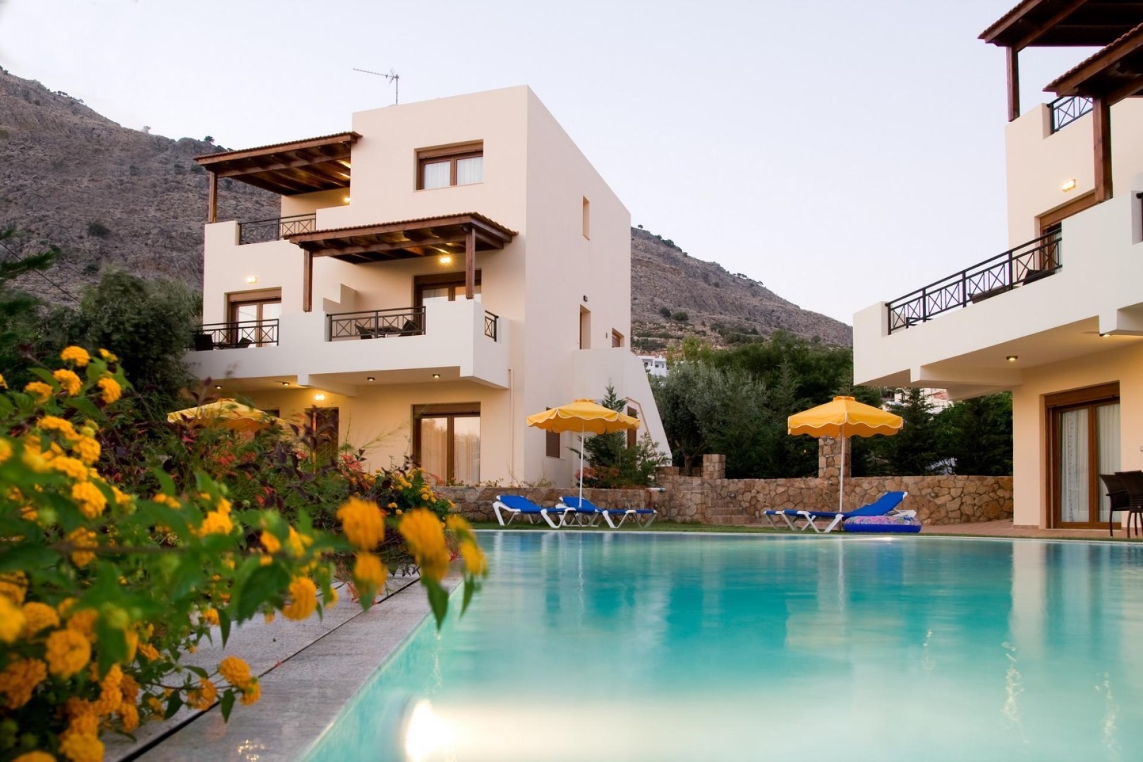 Rodos Pefki'de Aileler İçin Uygun, Muhteşem Doğada, Özel Havuzlu Villa