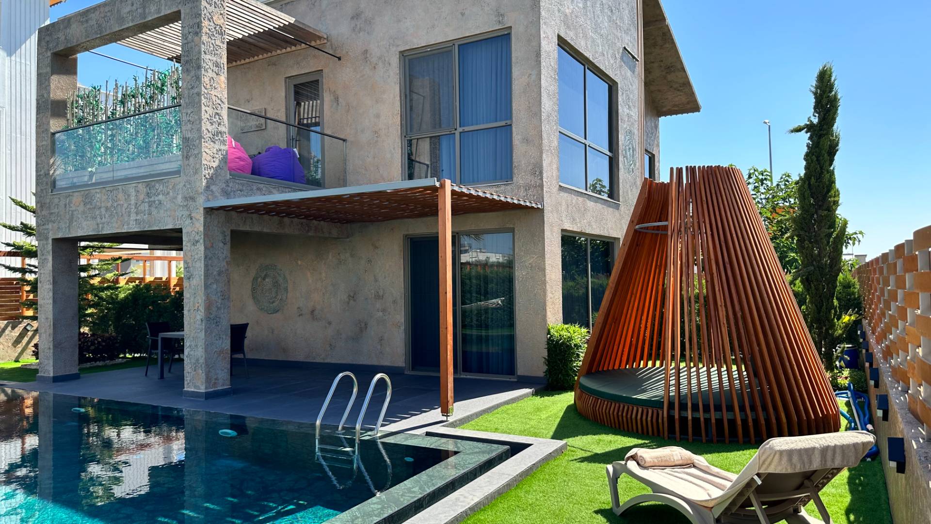 Belek Kadriye'de Modern Mimarili, Özel Havuzlu, Dubleks Loft Villa
