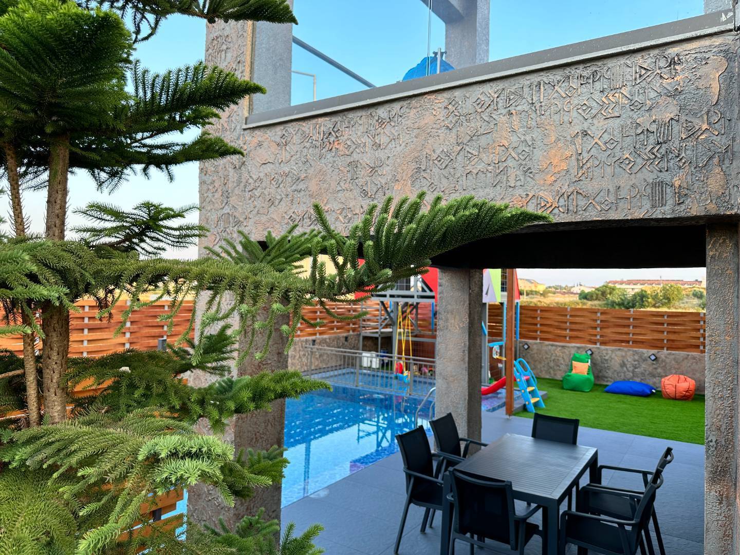 Antalya Serik'te Çocuk Oyun Alanlı, Özel Havuzlu, Saunalı Şık Villa-27743