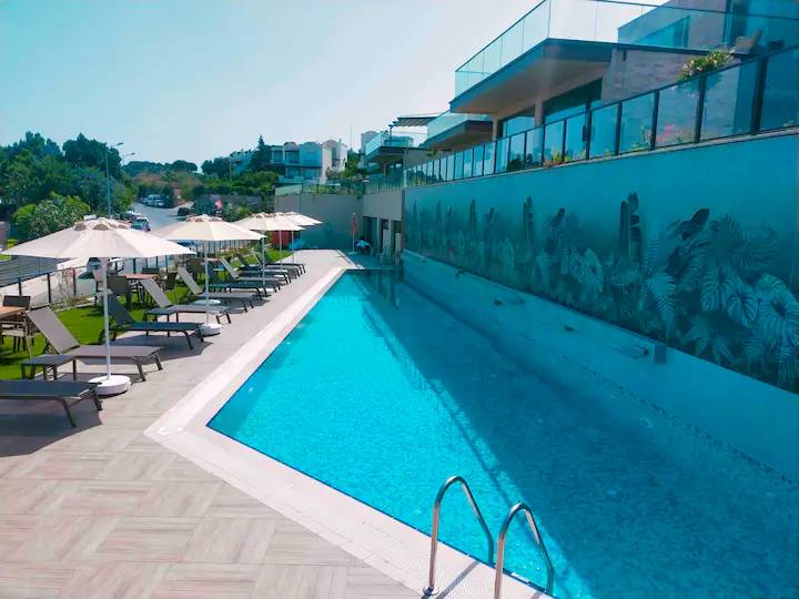 Bodrum Bitez'de Huzurlu Konumda, Ortak Havuzlu, Modern Tasarımlı Villa