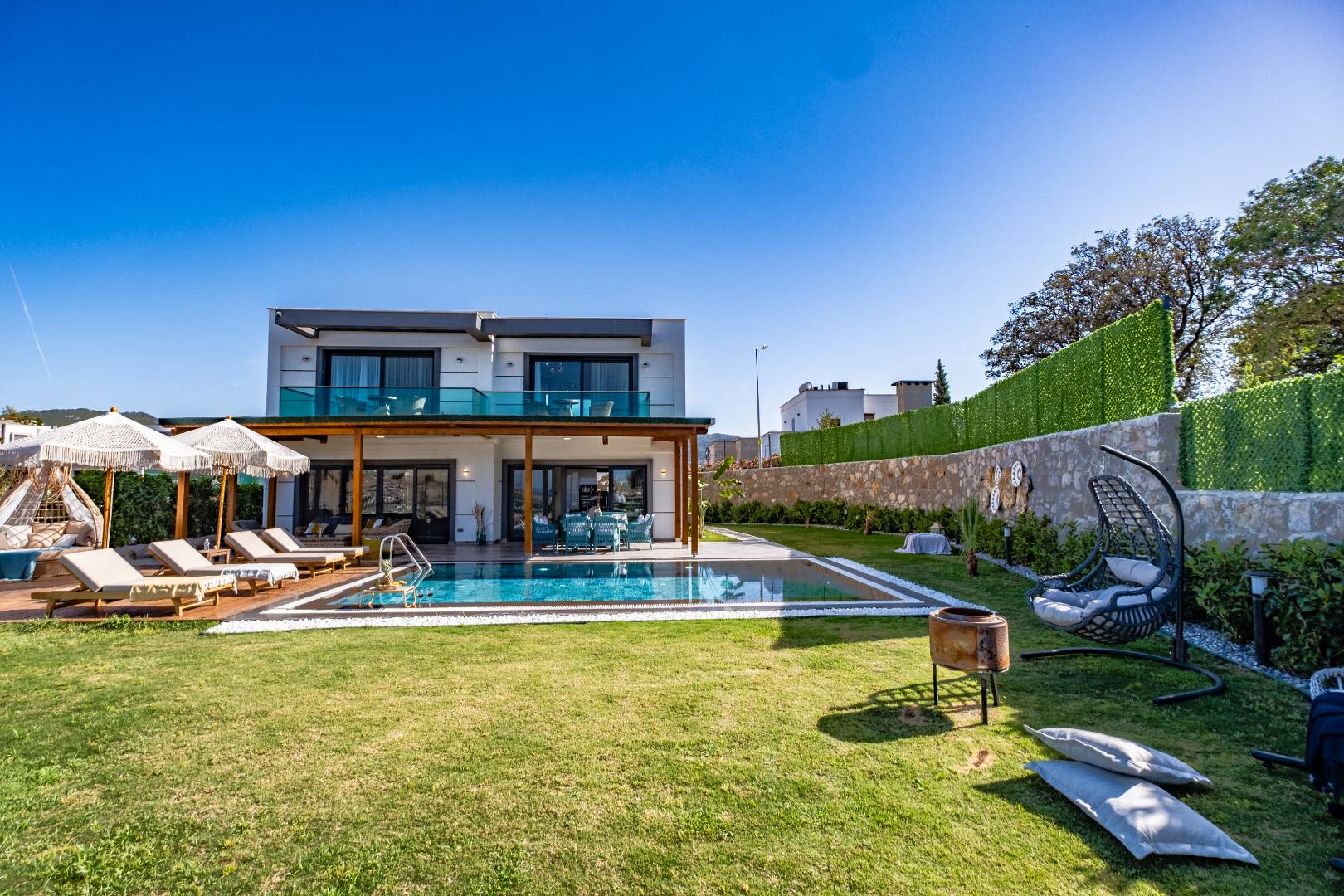 Bodrum Dirmil'de Kalabalık Ailelere Uygun, Özel Havuzlu, Şık Villa