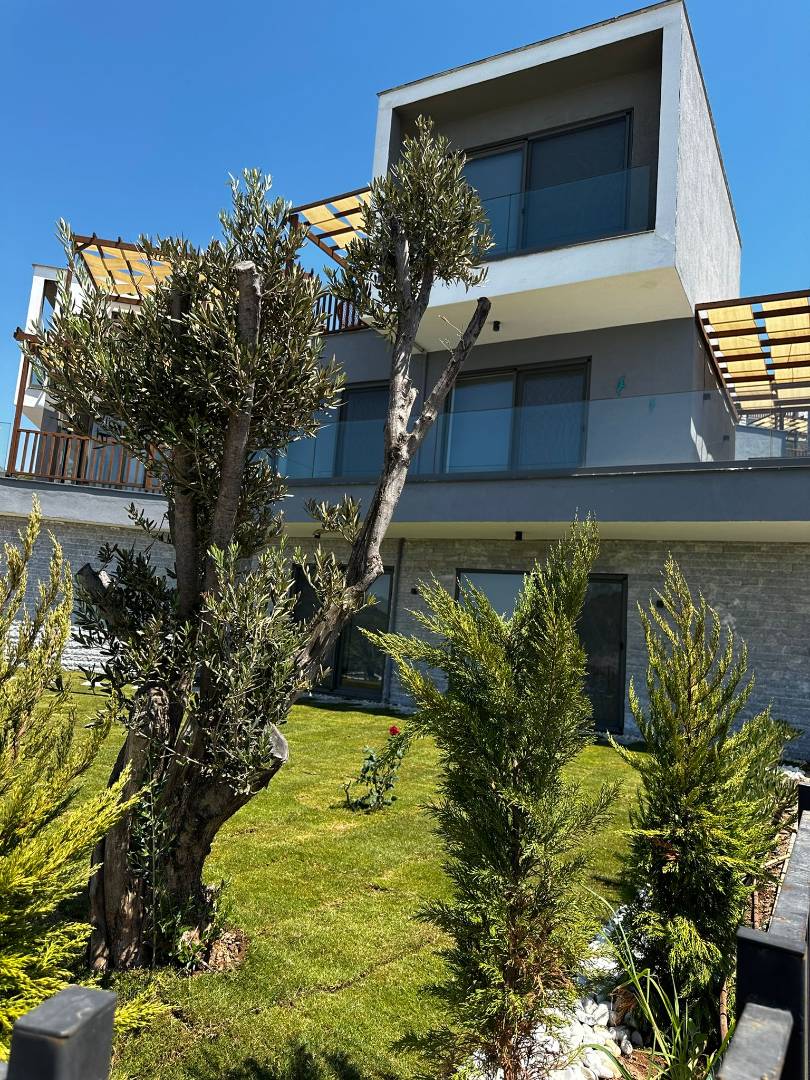 Bodrum Milas'da Sakin Konumda, Ortak Havuzlu, Modern Tasarımlı Villa