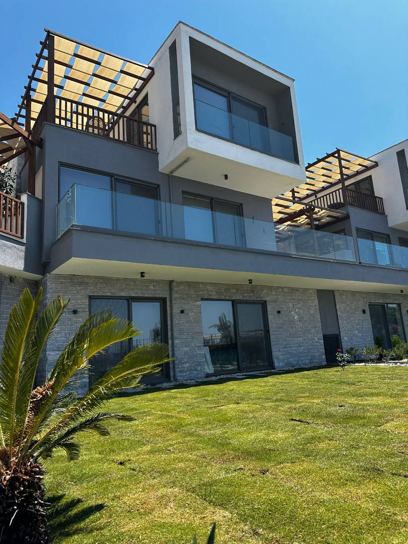 Bodrum Milas'da Sakin Konumda, Ortak Havuzlu, Modern Tasarımlı Villa