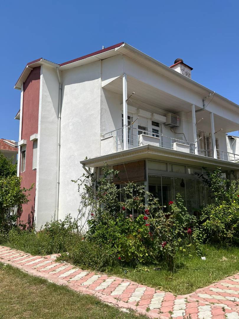Serik Boğazkent'te Merkezi Konumda, Ortak Havuzlu, Kiralık Villa