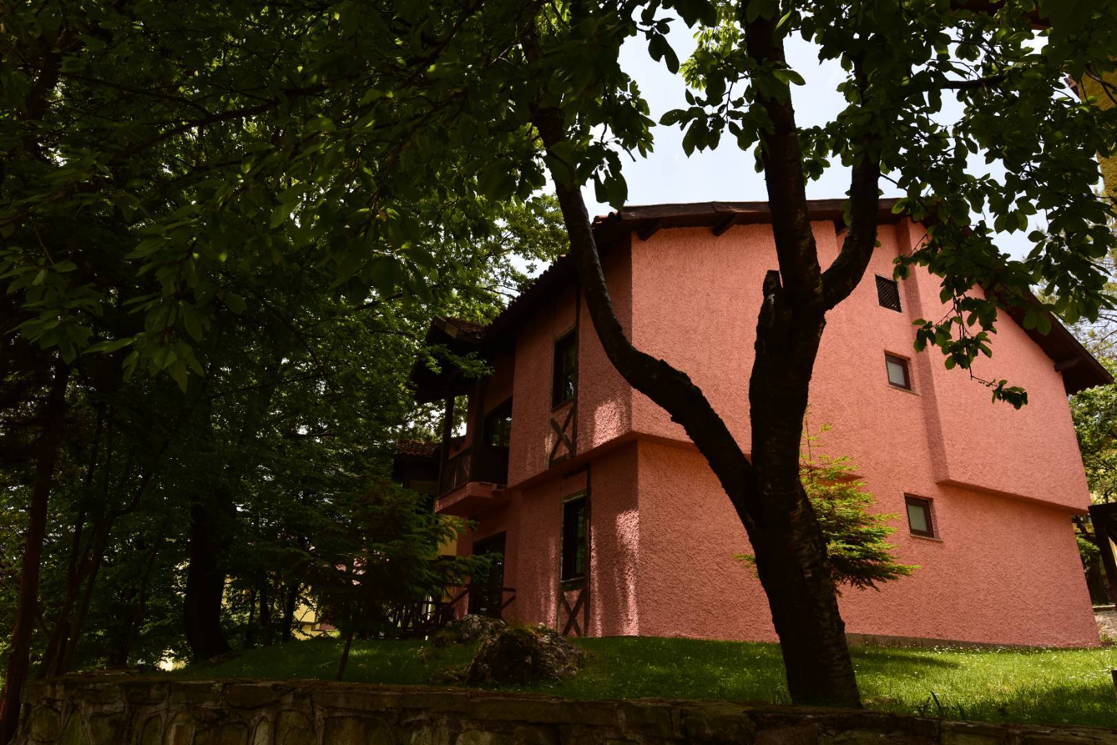 Bolu Abant'ta Tesis İçerisinde, Kapalı Ortak Havuzlu, 2+1 Villa